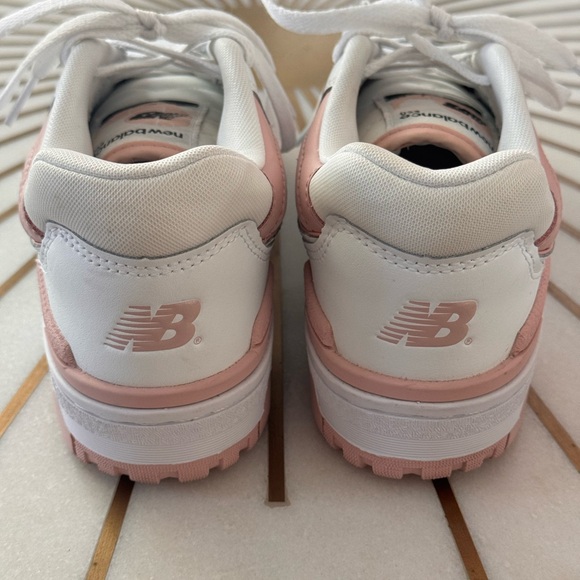 🆕 New Balance 550 Women's White and Light Pink Sneakers, US 7 / EU 37.5 - Picture 9 of 16